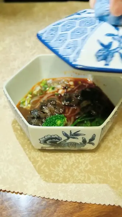 酸辣粉配海参