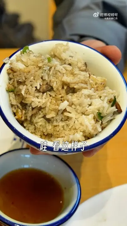 柴火瓦罐焗黄鳝饭