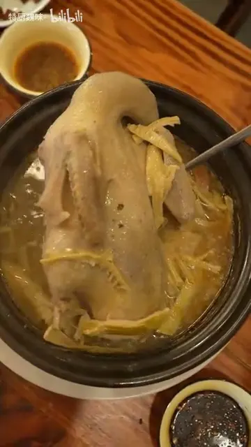 笋干老鸭煲